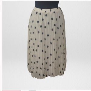 A new day black and white Beautiful flowy polka dot skirt retro